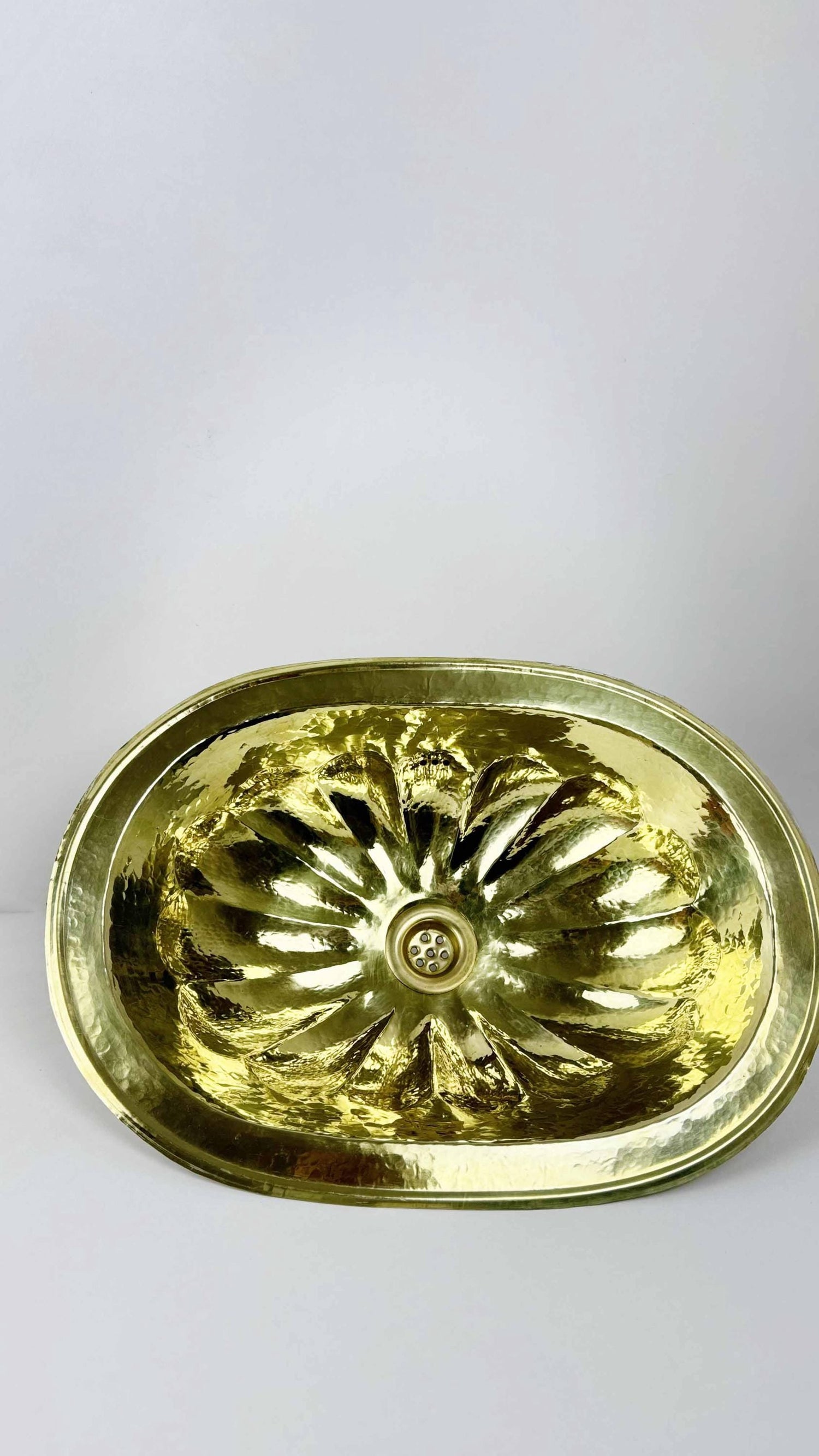 Oval Brass Bathroom Sink , Drop-in Bathroom Sinks