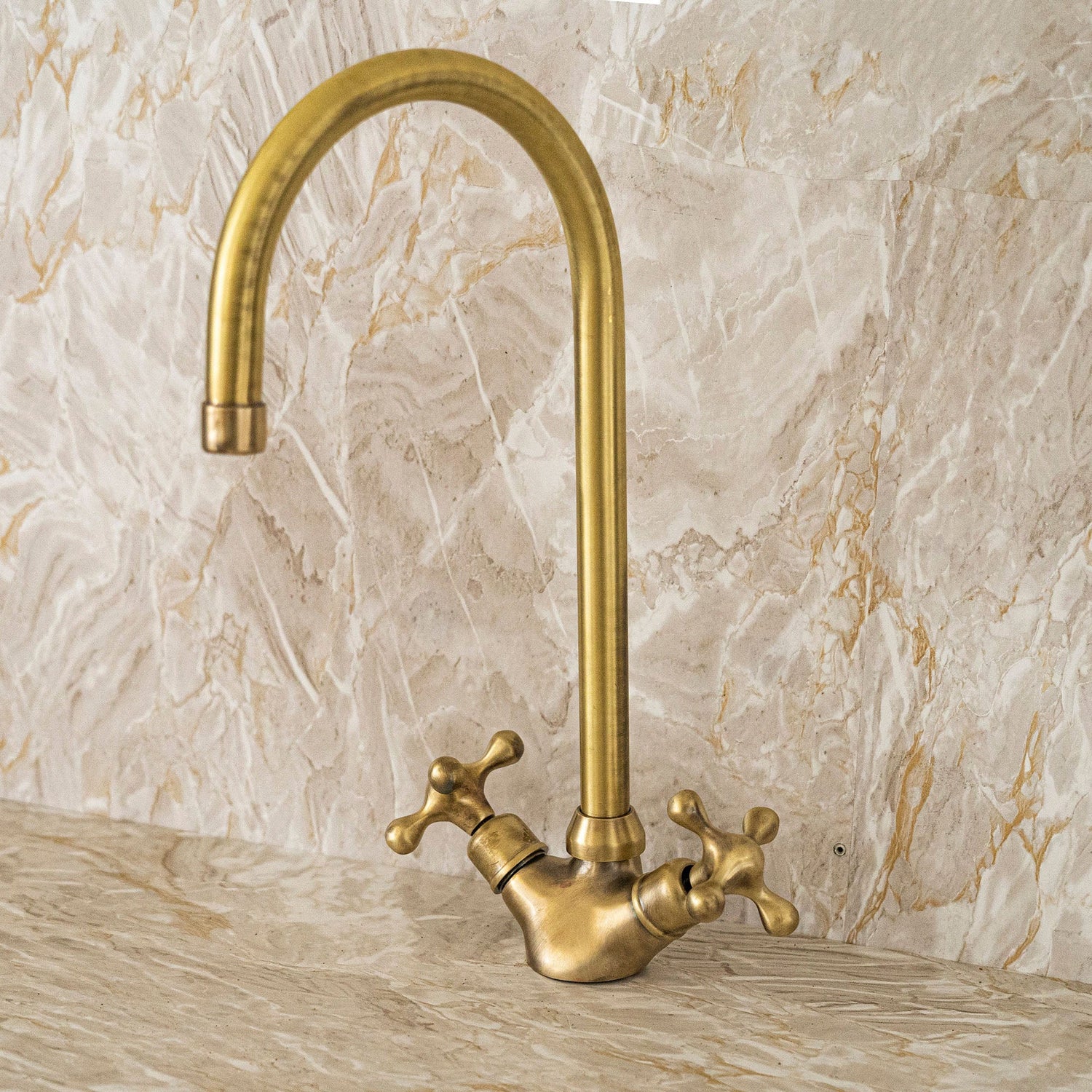 Single Hole Unlacquered Brass Bathroom Sink Faucet