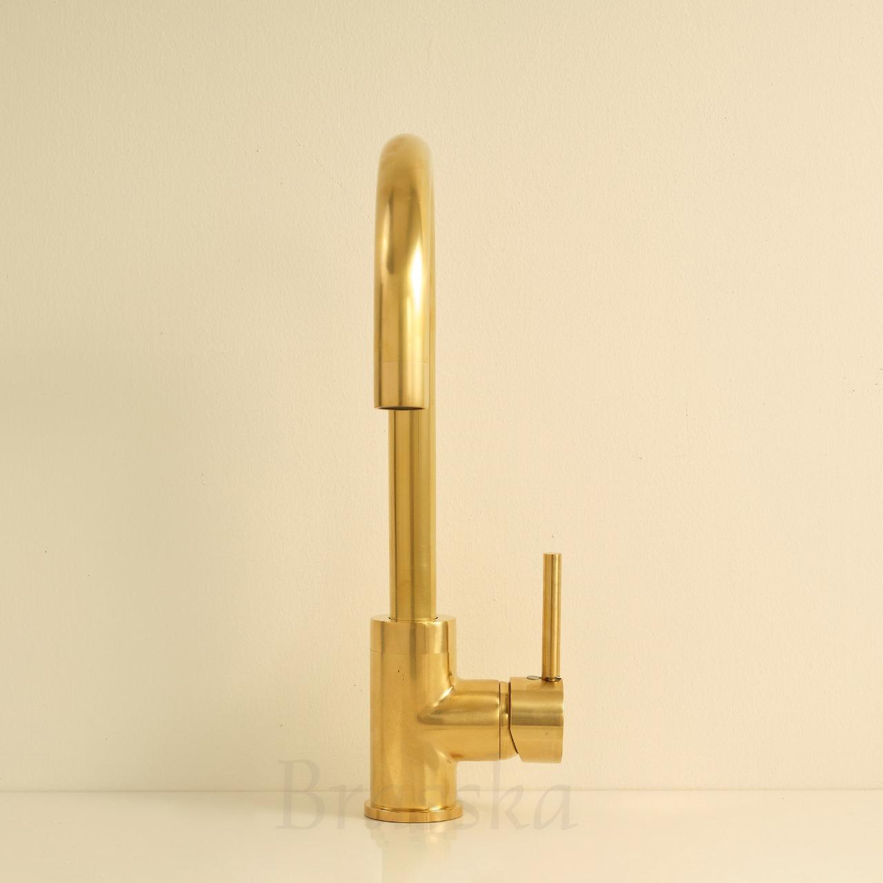 Vintage Brass Kitchen Faucet with 360 Degree Swivel
