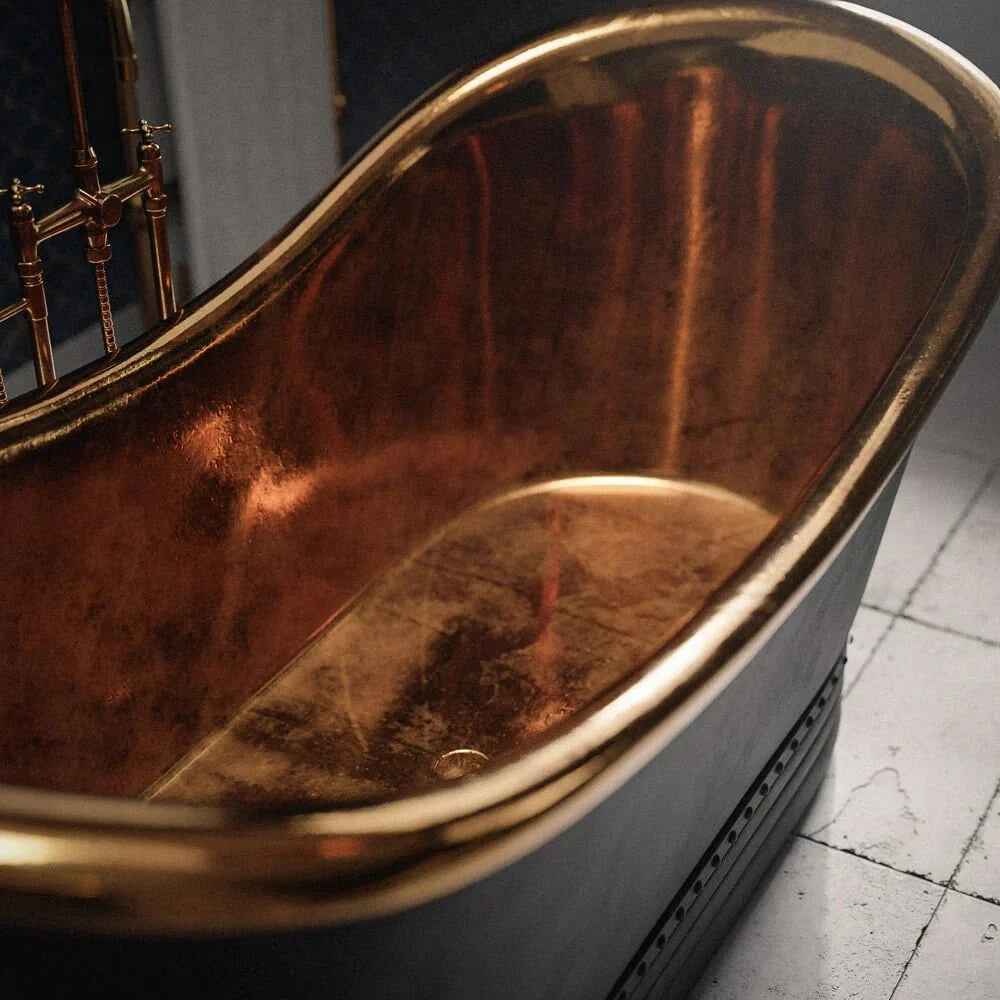 Luxury Black Copper Freestanding Designer Bathtub for Elegant Bathrooms