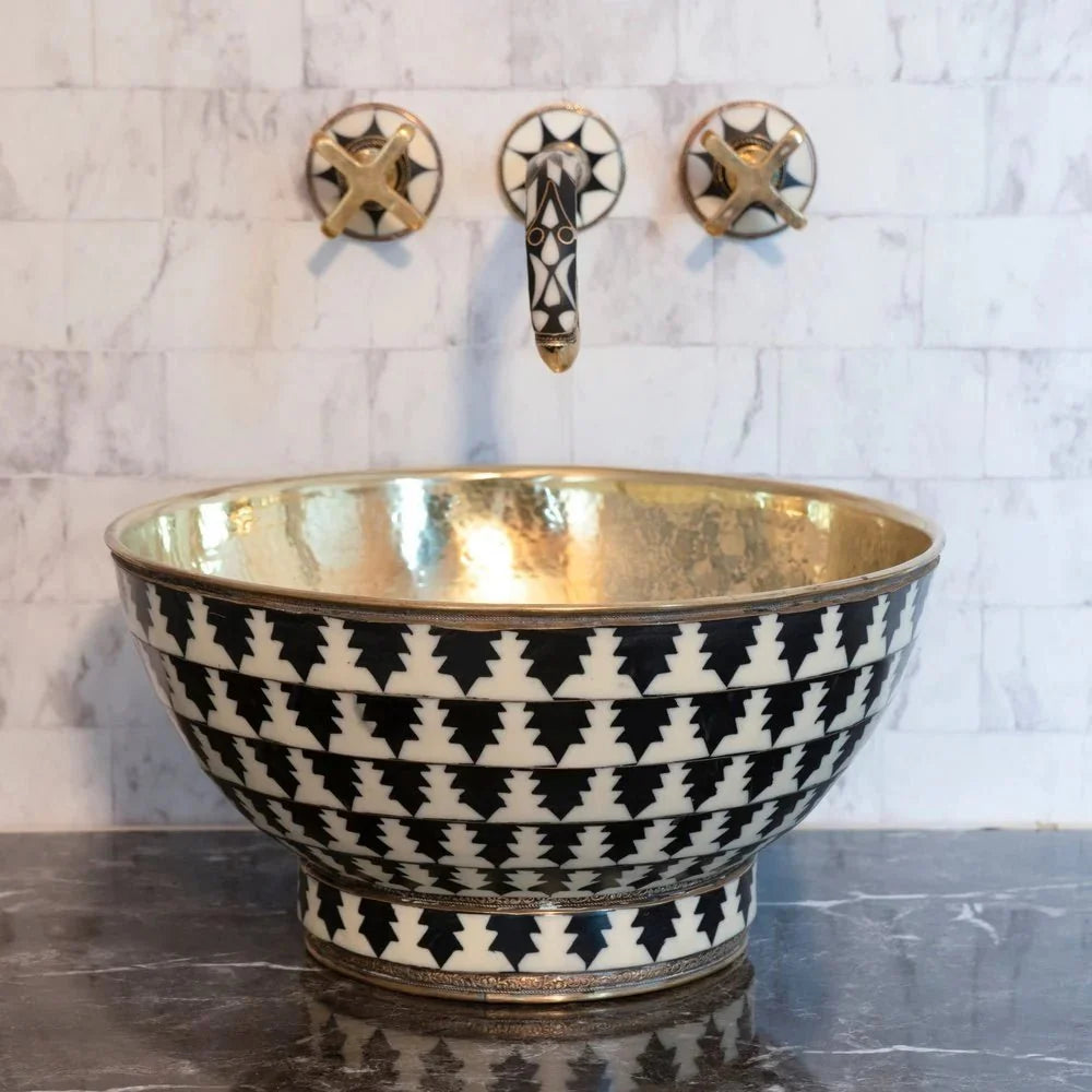 Elegant Handcrafted Brass Wall Mounted Faucet for Luxury Bathrooms