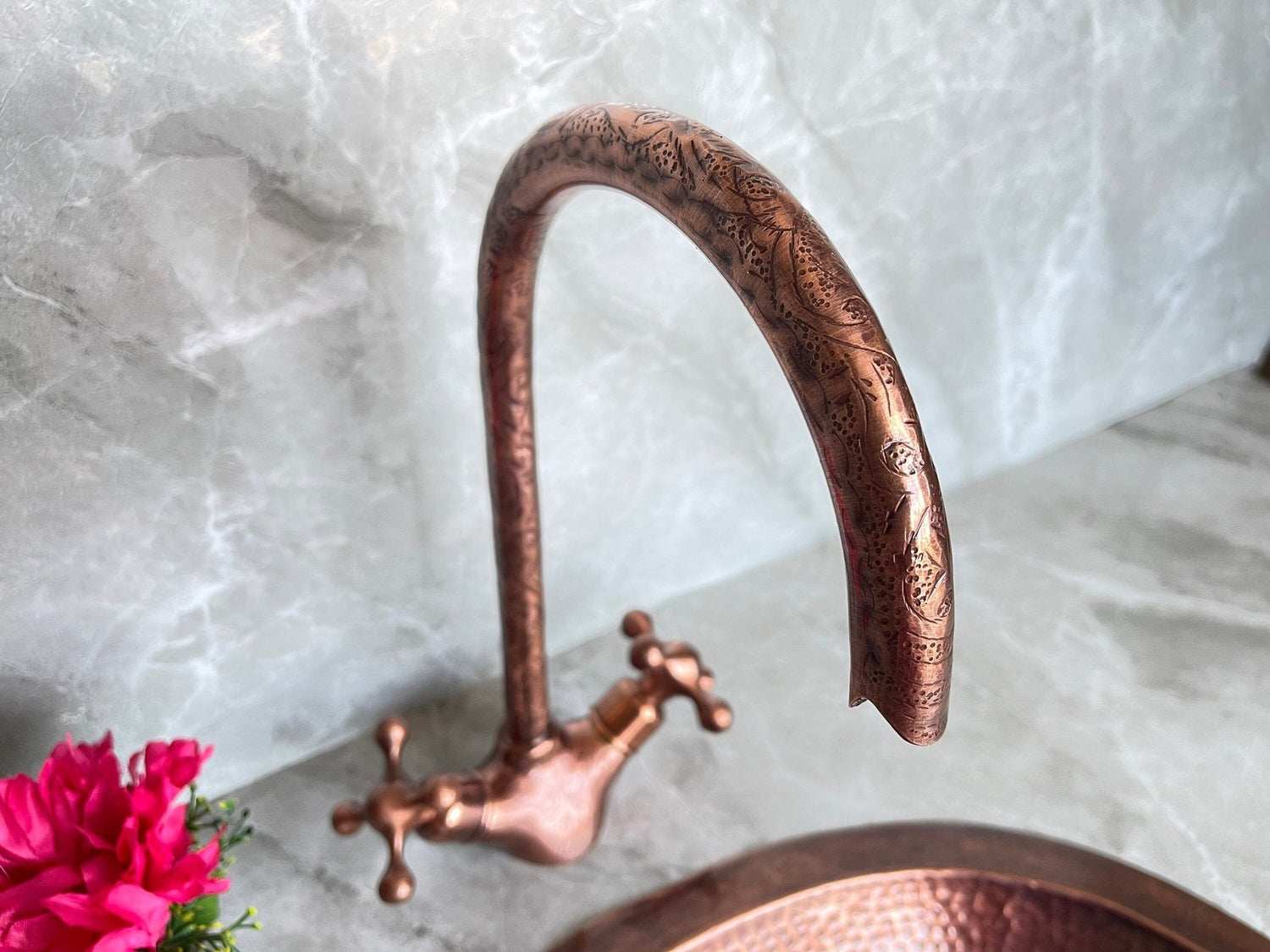 Handmade Hammered Copper Gooseneck Faucet - Single Hole Vanity Tap
