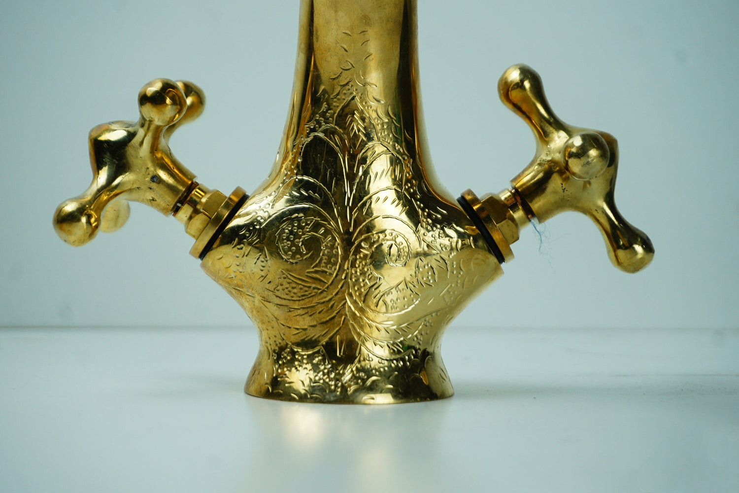Solid Brass Faucet Bathroom Sink, Engraved Single Hole Brass Vanity Faucet