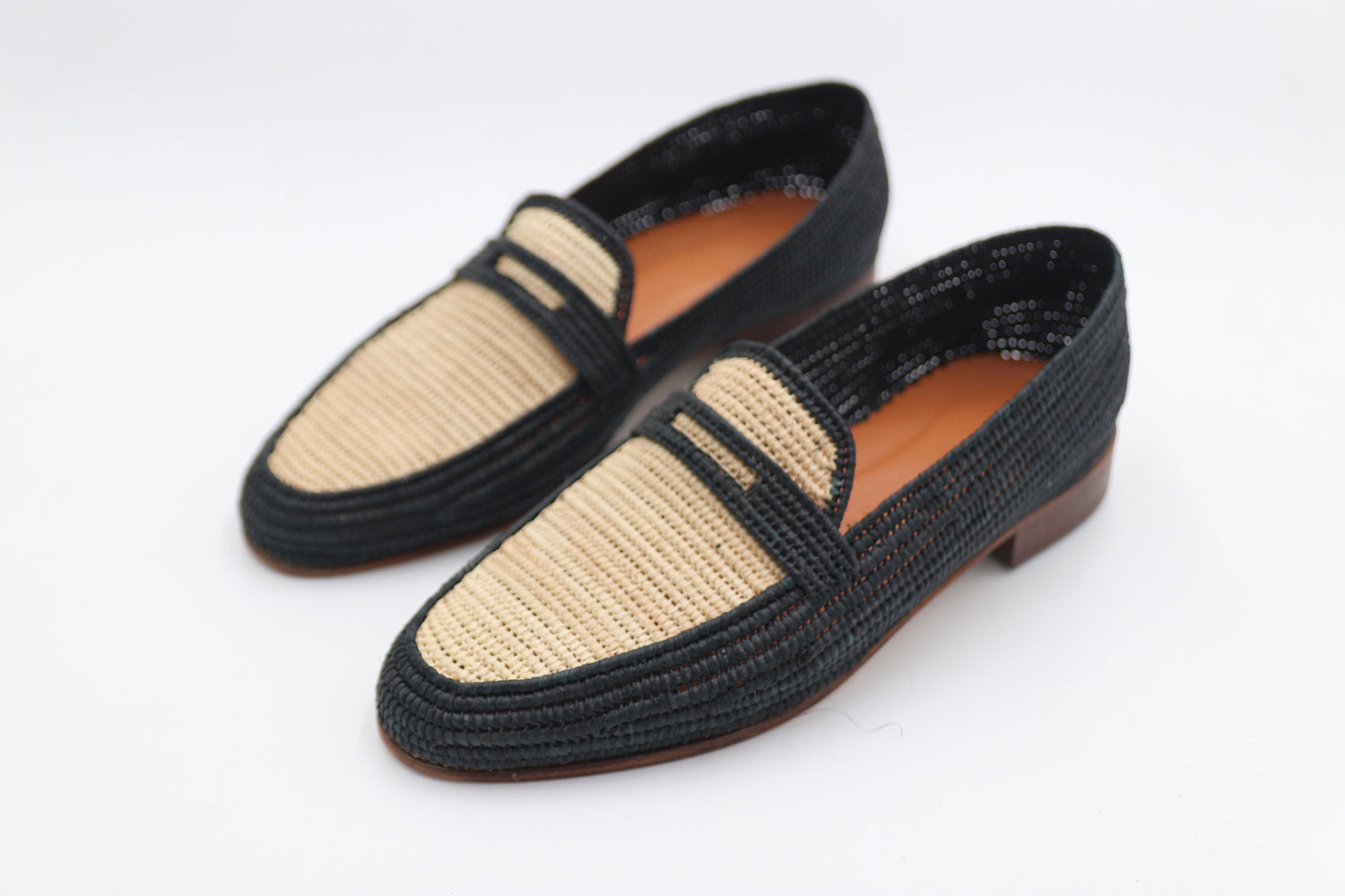 Two-Tone Raffia Loafers – Black & Natural Minimal Style