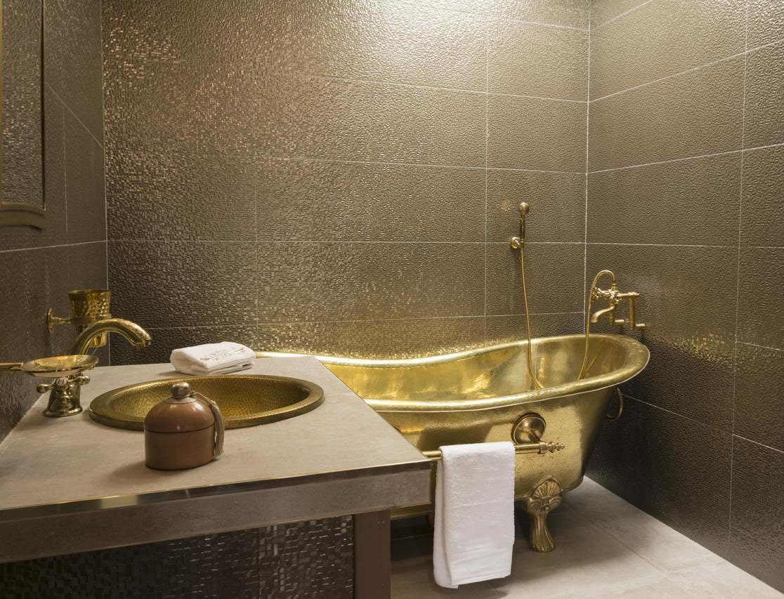 Clawfoot Copper Bathtub Bathroom With Towel Bar