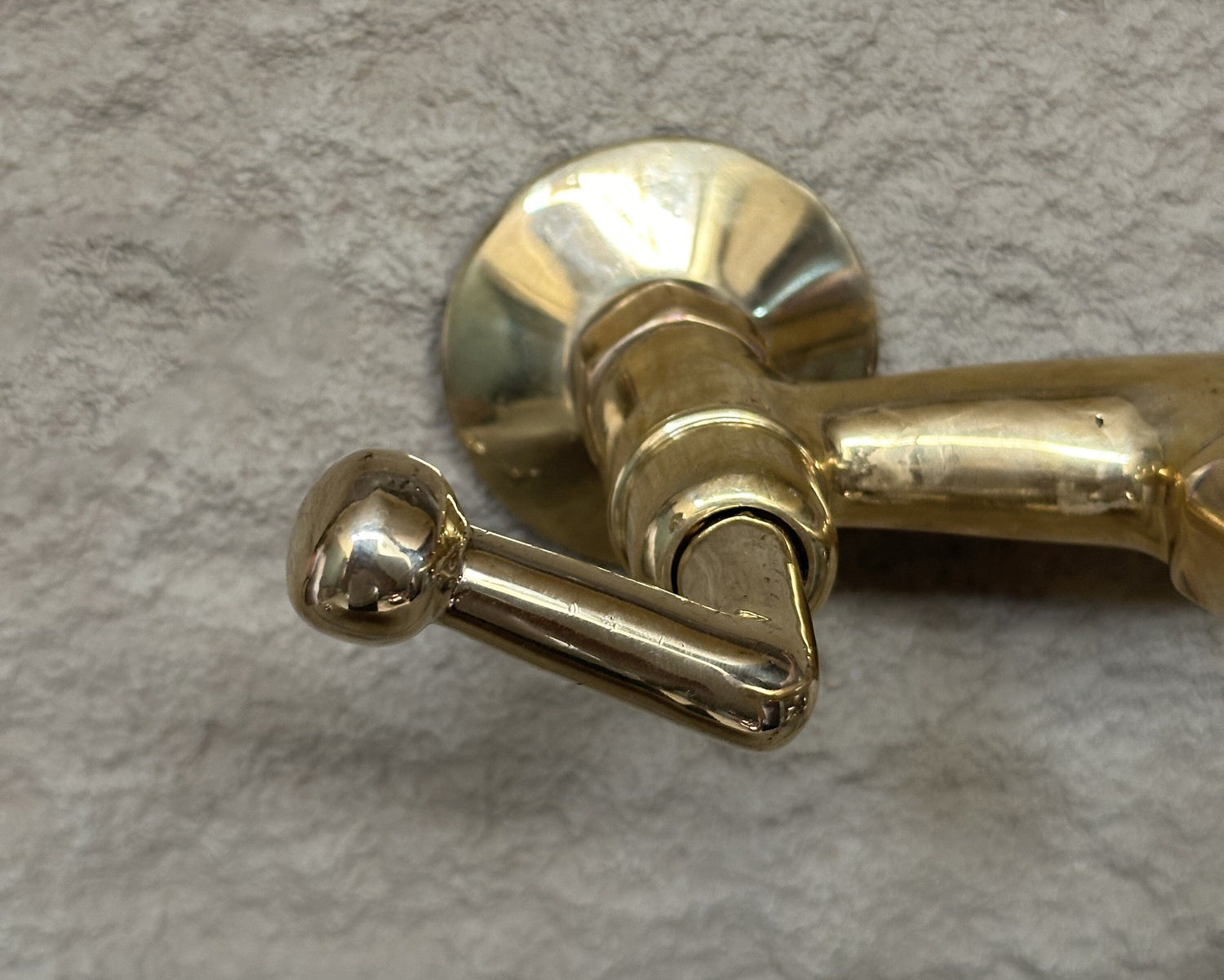 Unlacquered Brass Tub Filler Faucet , Solid Brass Wall Mount Bathroom Faucet With Lever Handles