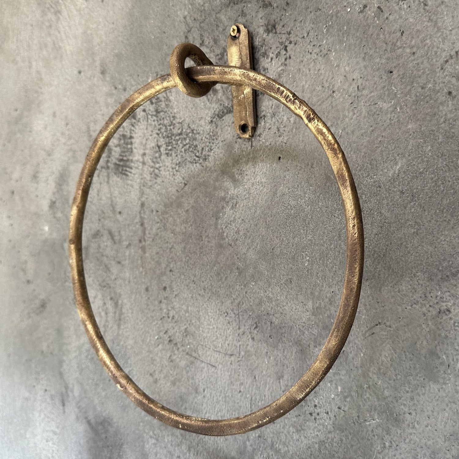 Antique Brass Towel Ring – Round Wall Mount Holder