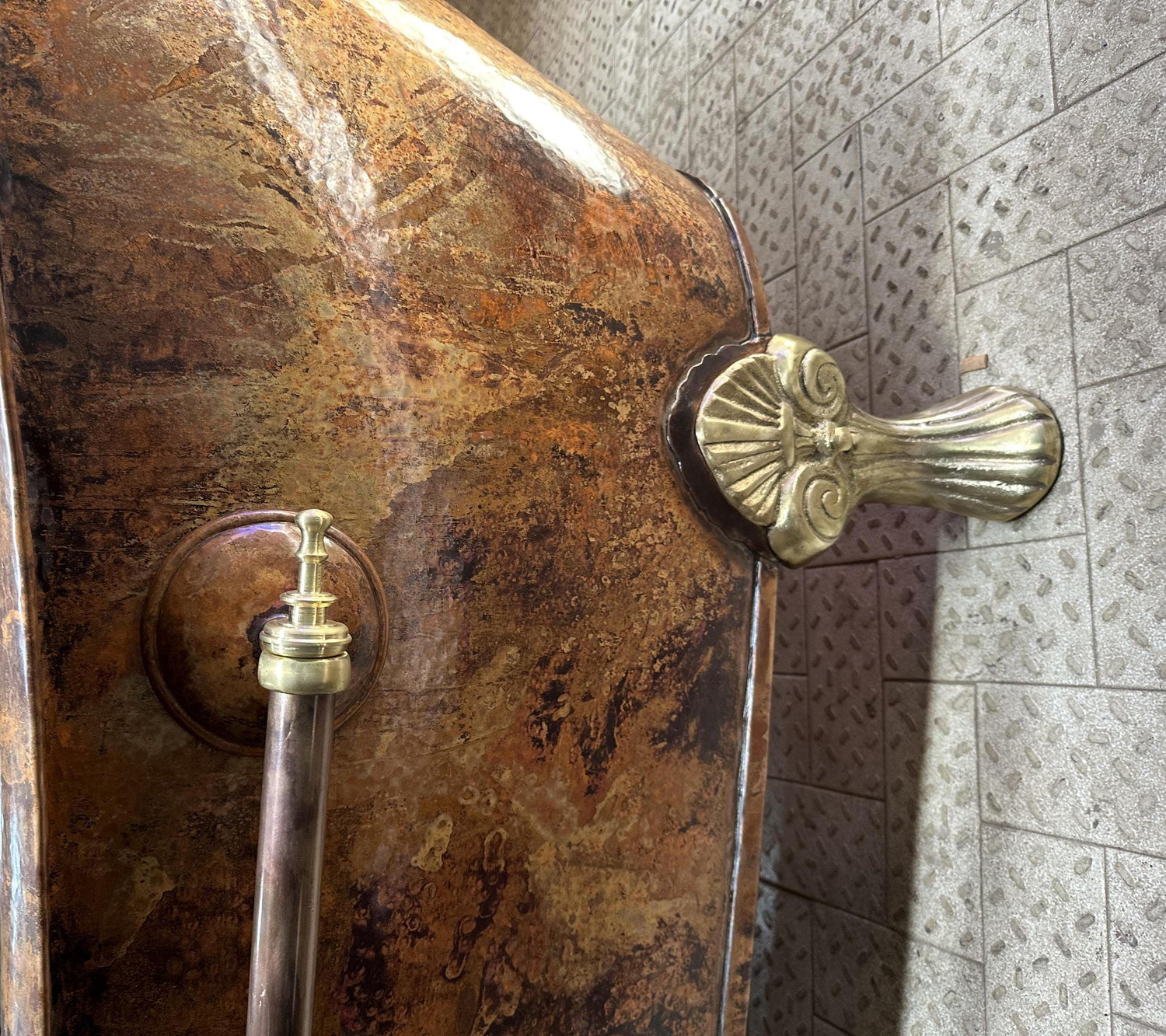 Clawfoot Copper Bathtub – Patina Soaking Tub with Towel Bar
