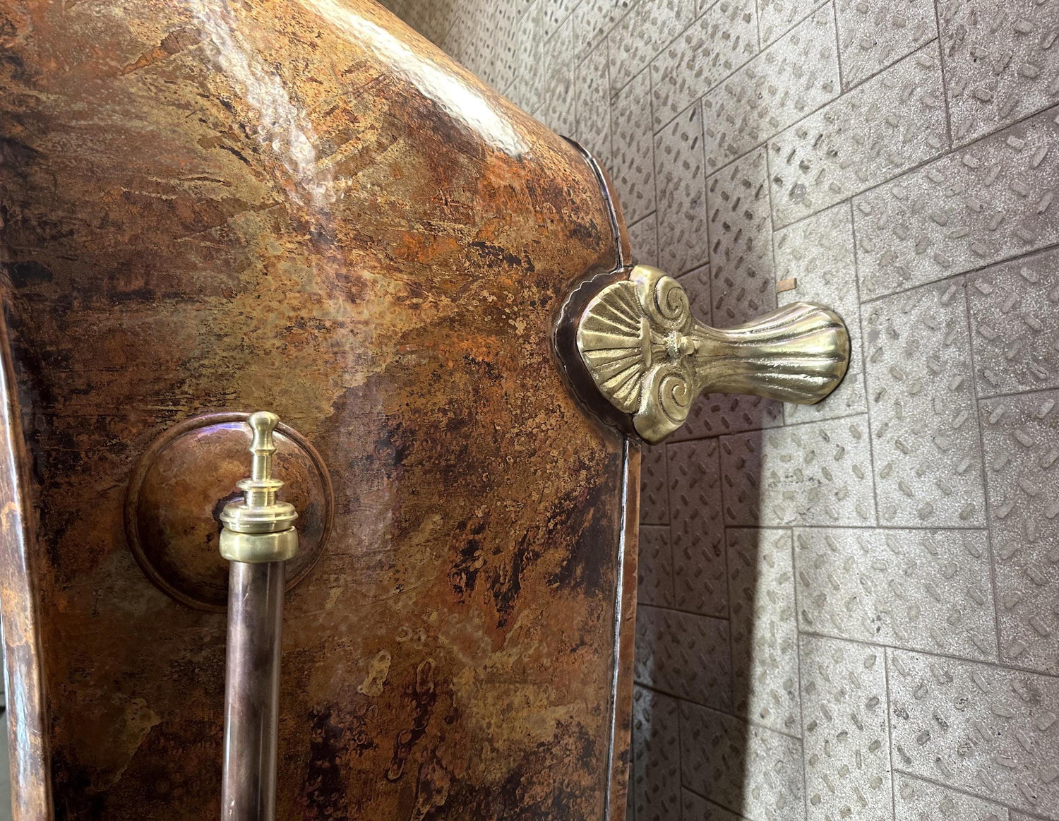 Clawfoot Copper Bathtub – Patina Soaking Tub with Towel Bar
