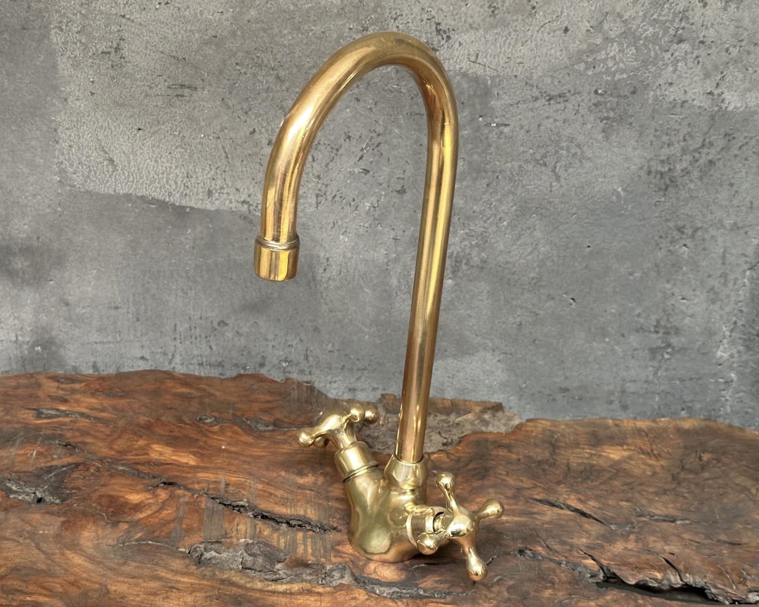 Durable Brass Bathroom Sink Faucet, Solid Brass Gooseneck Faucet For Sink , Unlacquered Brass Tap