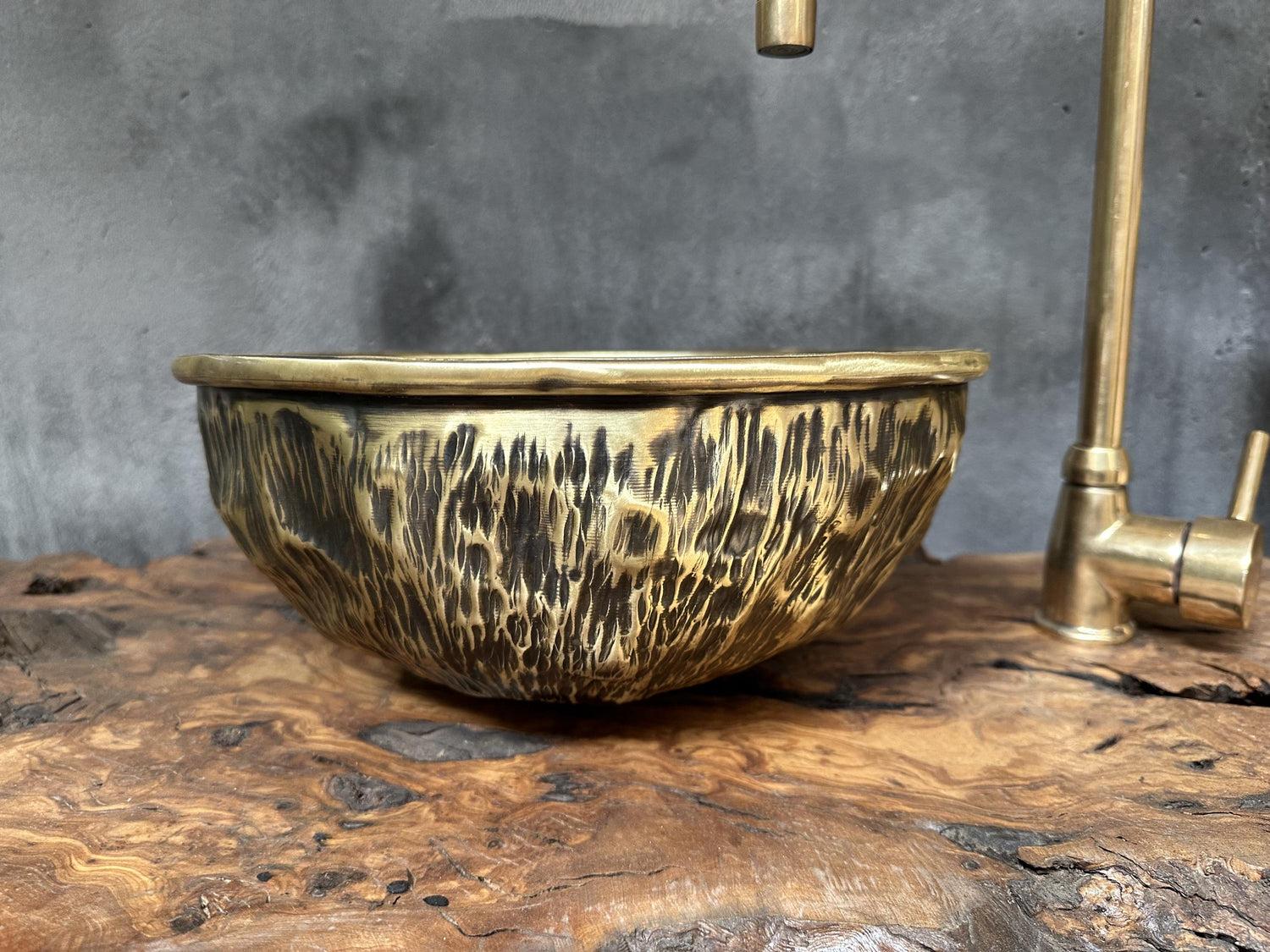 Handcrafted Bronze Vessel Sink – Antique Patina Round Basin