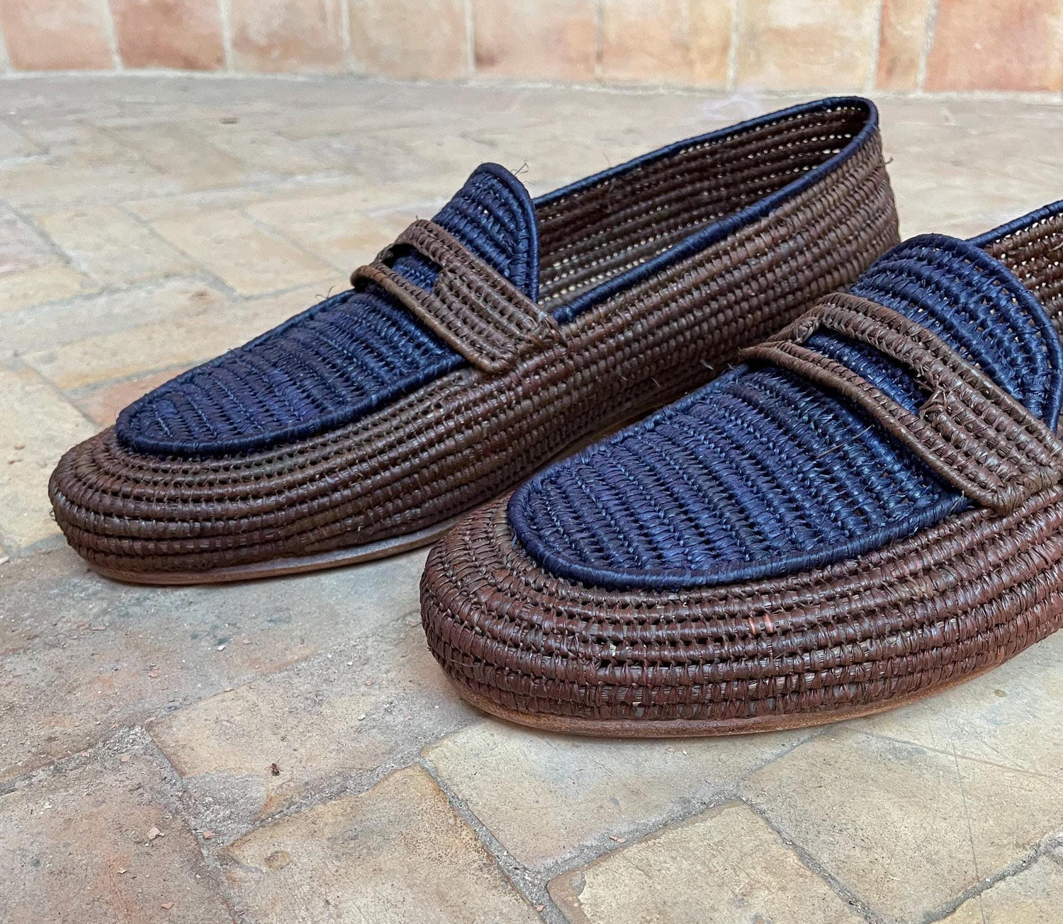 Two-Tone Raffia Loafers – Black & Natural Minimal Style