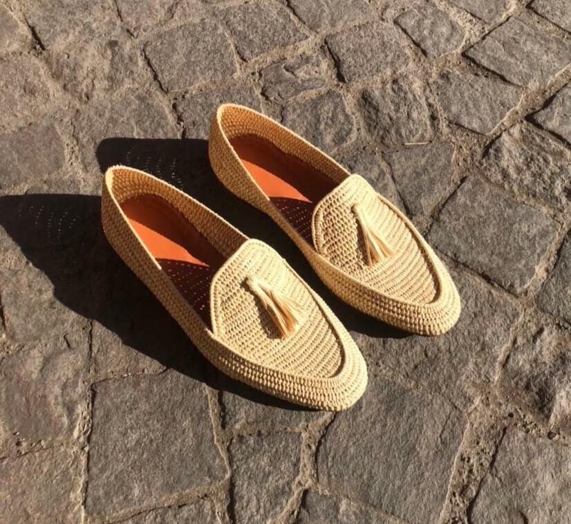 Handwoven Raffia Loafers with Tassel – Moroccan Elegant Summer Shoes