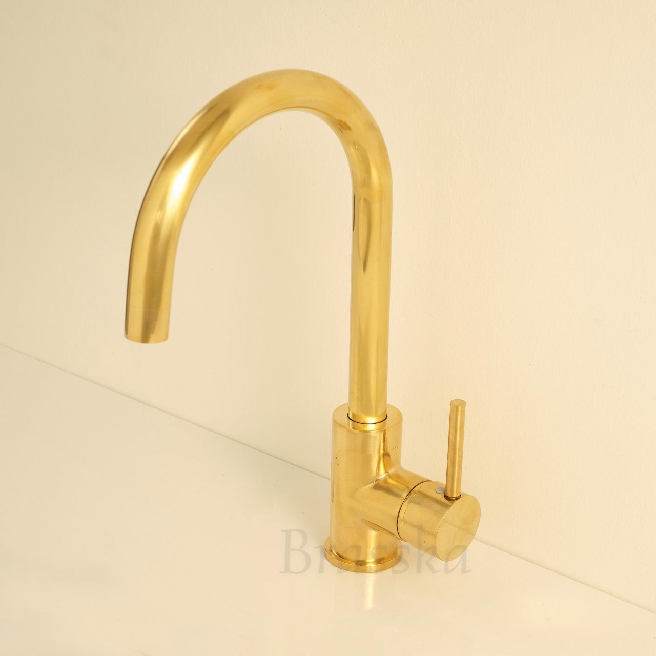 Vintage Brass Kitchen Faucet with 360 Degree Swivel