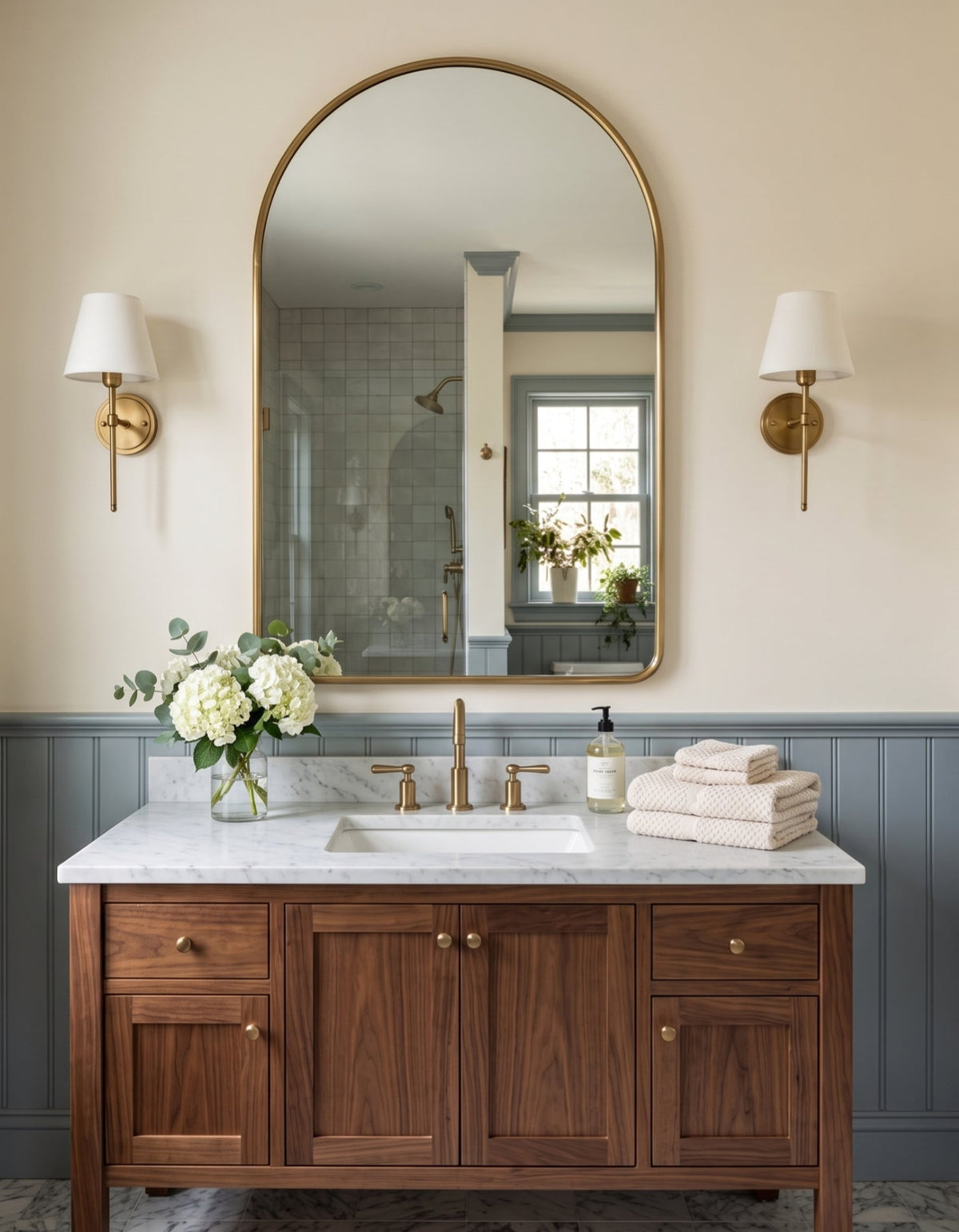 Varaudu Arched Brass Mirror Bathroom Mirror - Antique Brass Bathroom Mirror, Vanity Wall Decor