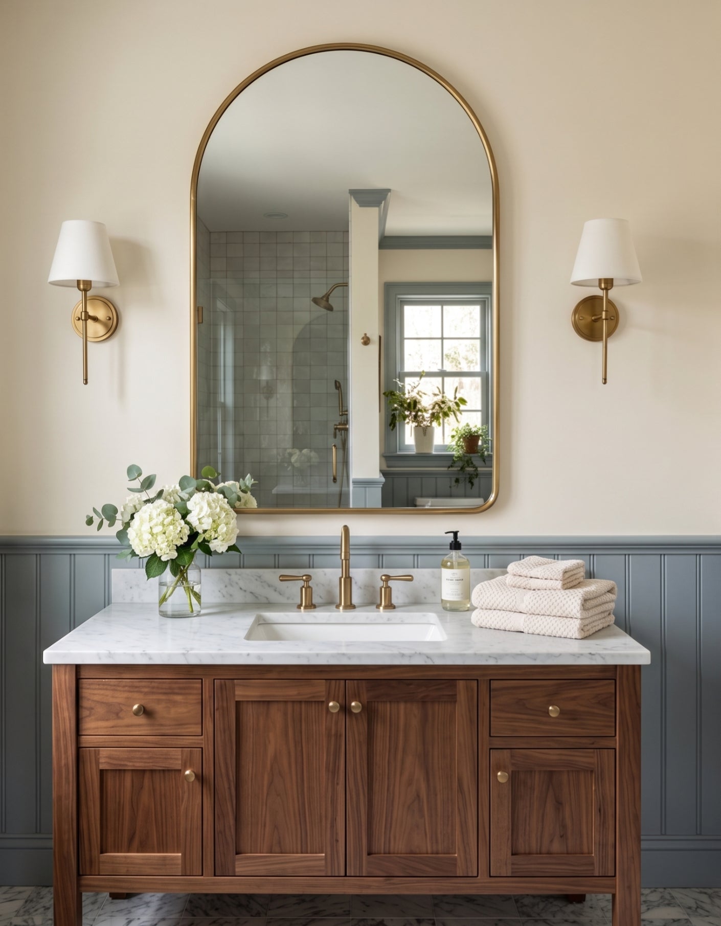 Varaudu Arched Brass Mirror Bathroom Mirror - Antique Brass Bathroom Mirror, Vanity Wall Decor