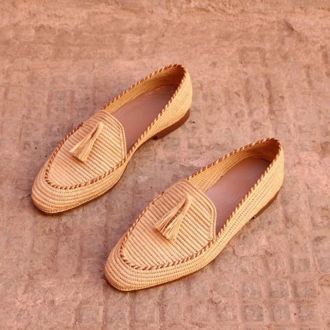 Handwoven Raffia Loafers with Tassel – Moroccan Elegant Summer Shoes