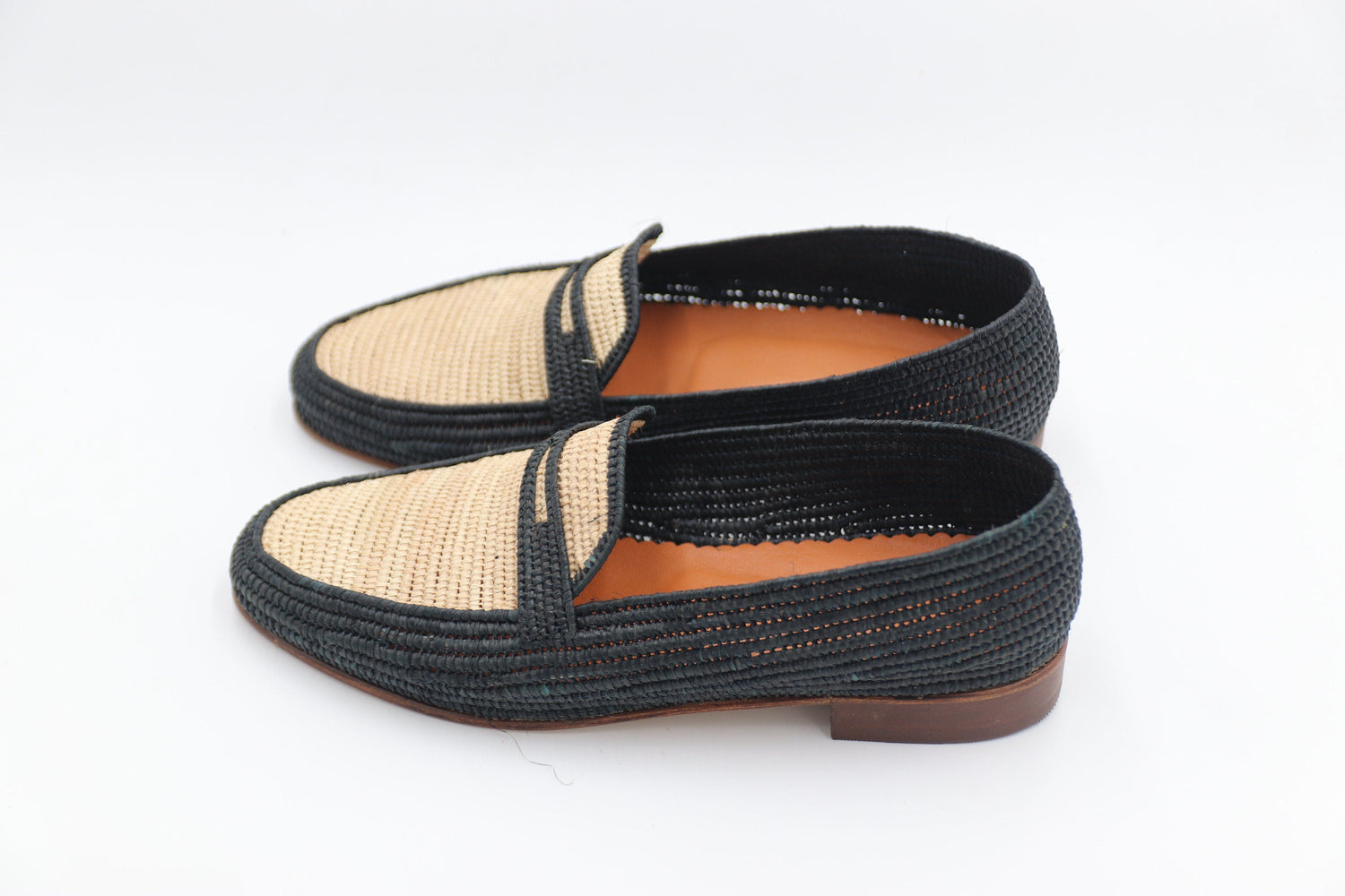 Two-Tone Raffia Loafers – Black & Natural Minimal Style