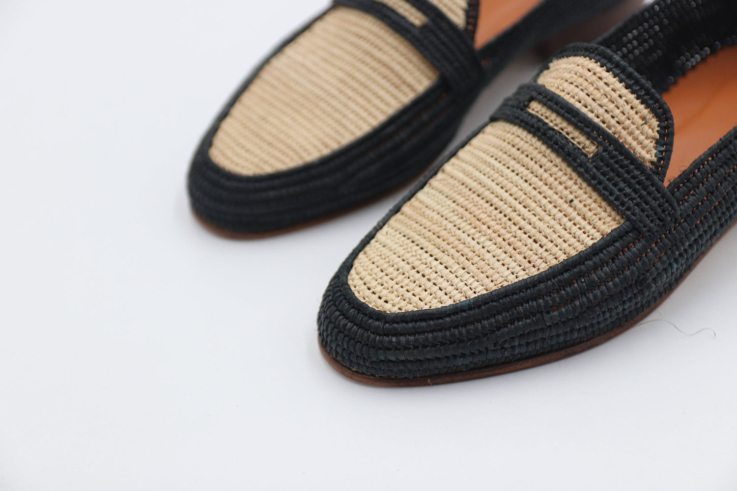 Two-Tone Raffia Loafers – Black & Natural Minimal Style