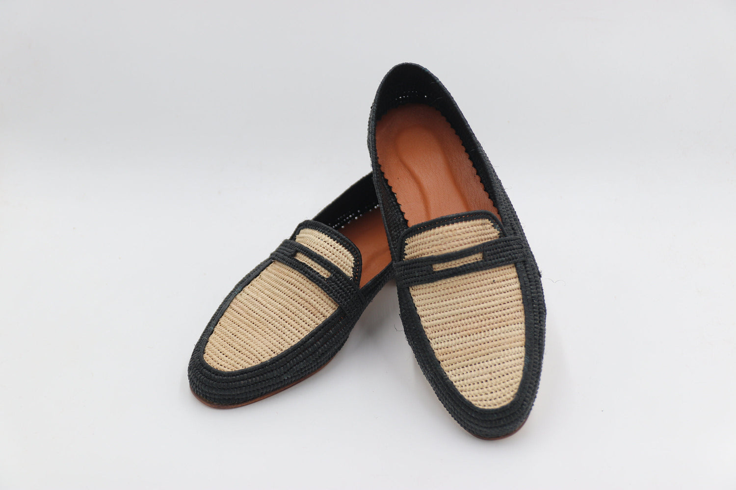 Two-Tone Raffia Loafers – Black & Natural Minimal Style
