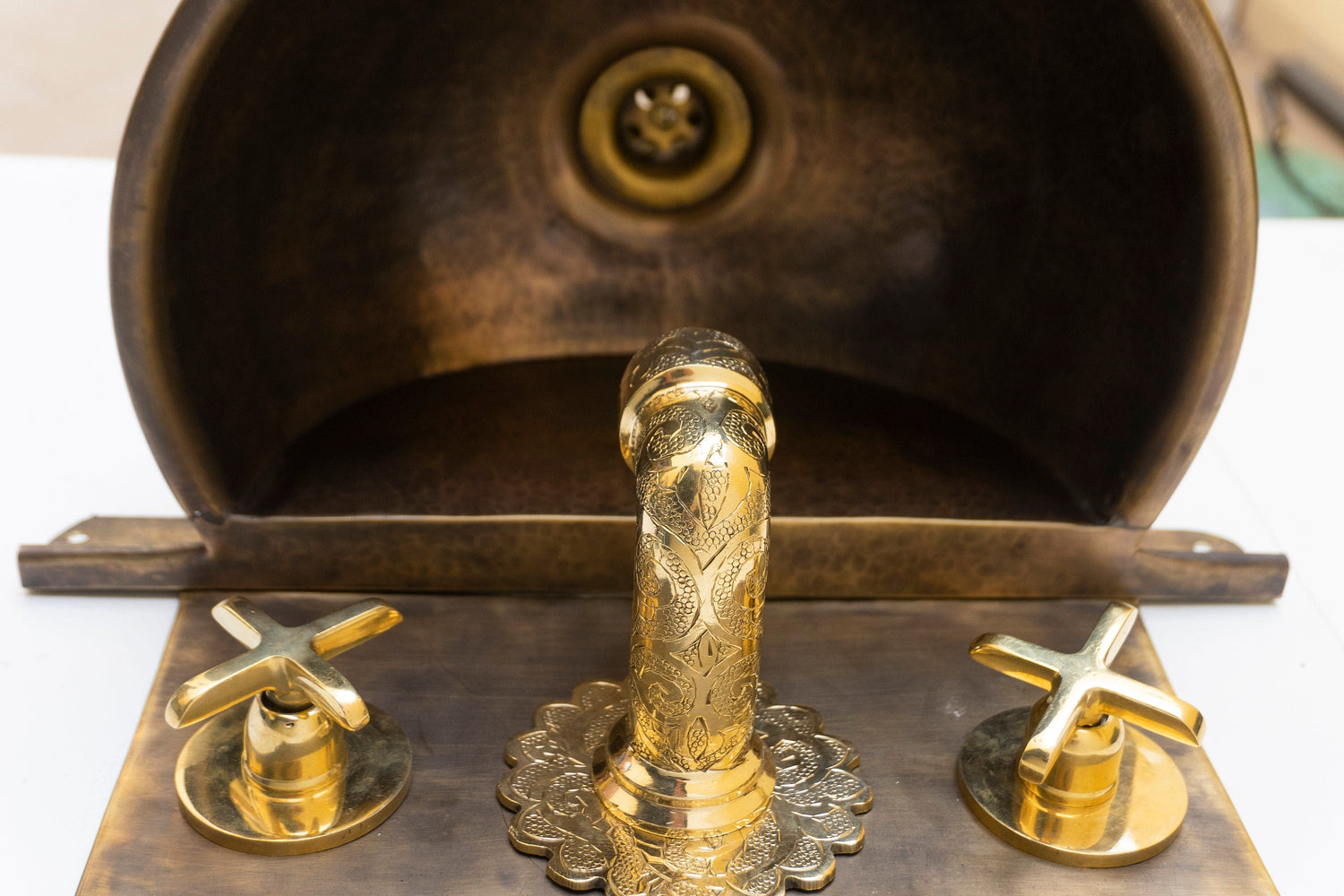 Antique Brass Wall Mount Sink With Brass Mixer Faucet