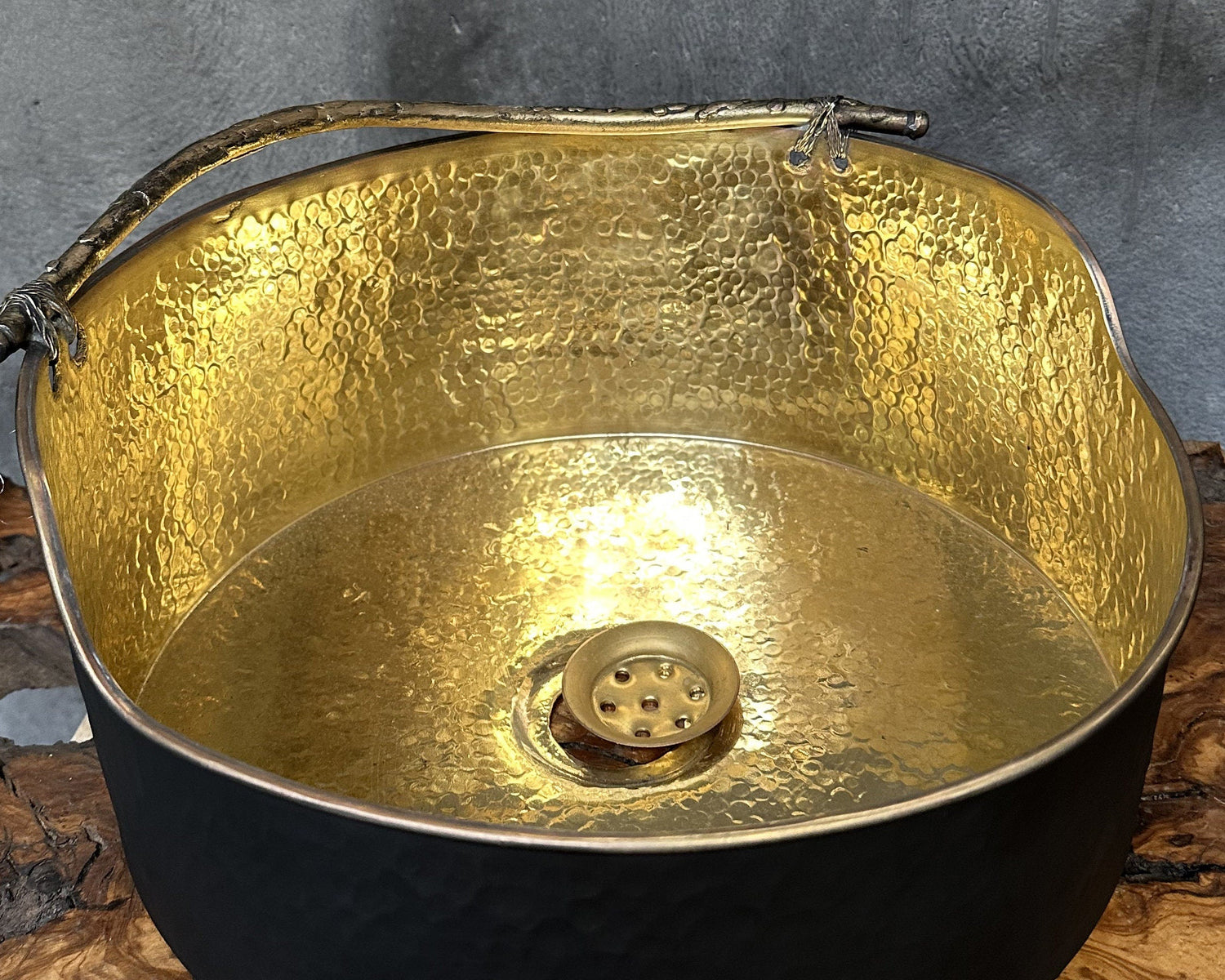 Brass Round Vessel Sink ,Black Bathroom Bowl