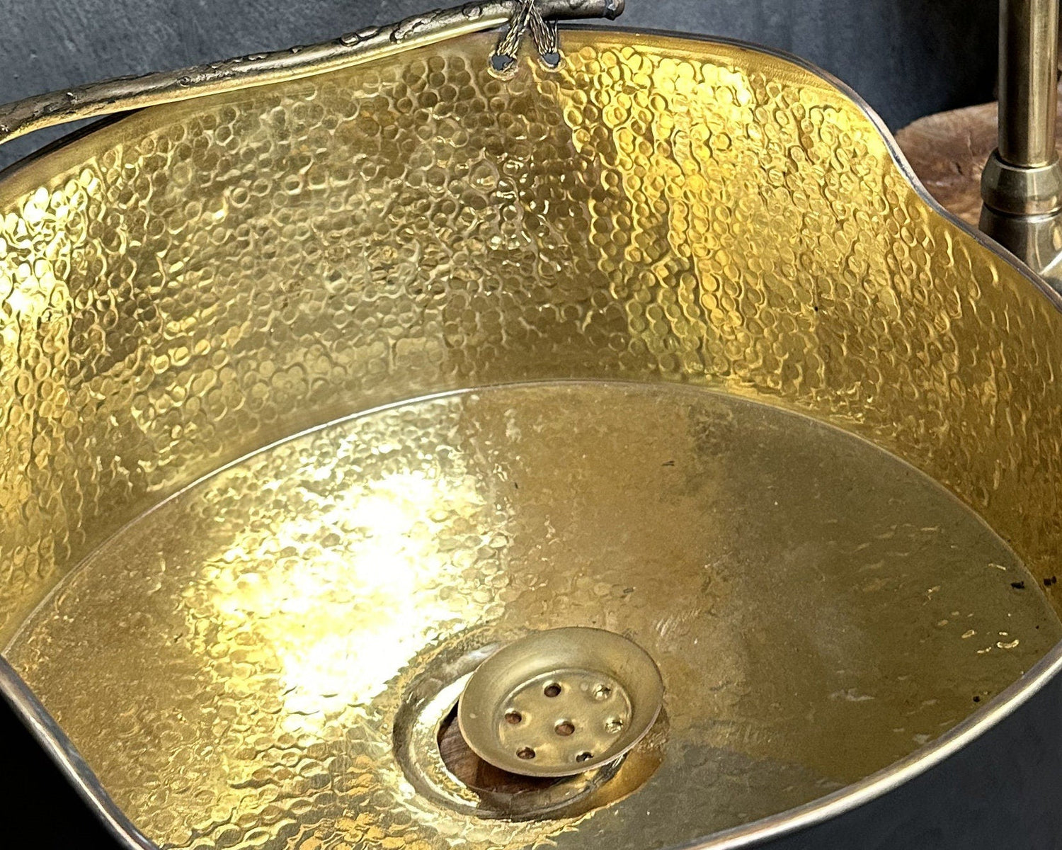 Brass Round Vessel Sink ,Black Bathroom Bowl