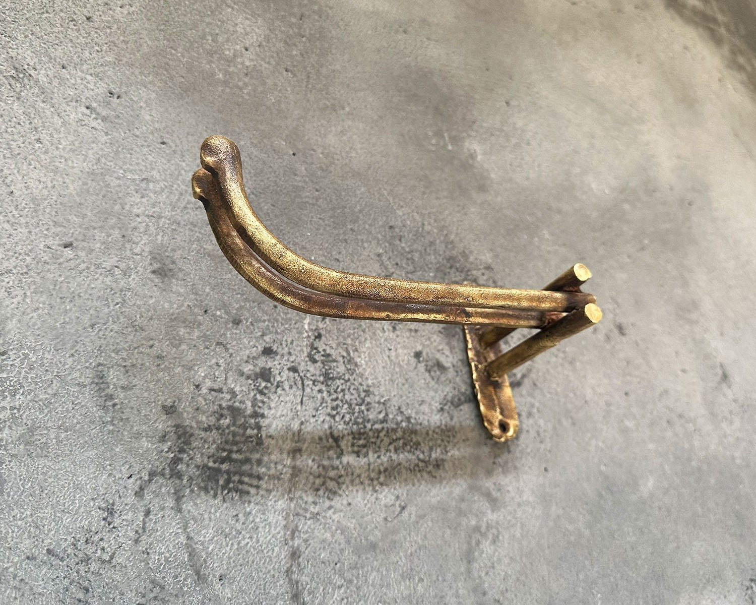 Antique Brass Toilet Paper Holder – Vintage Bathroom Style