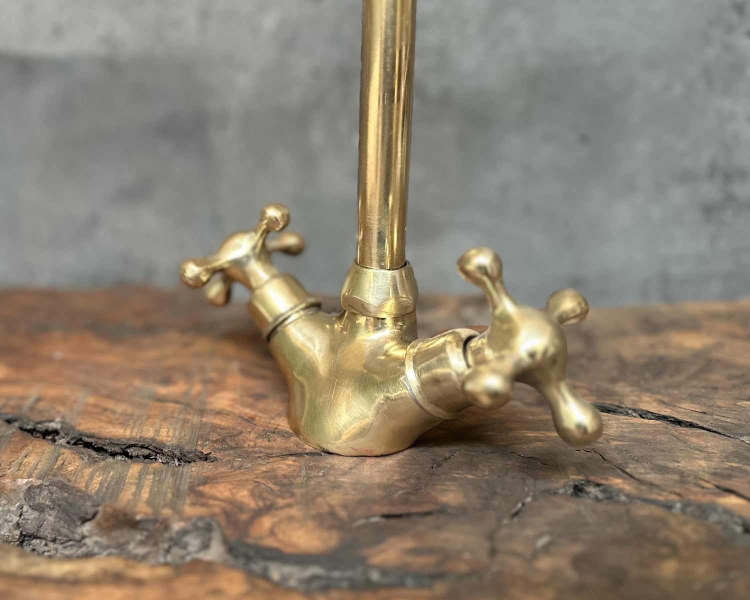 Durable Brass Bathroom Sink Faucet, Solid Brass Gooseneck Faucet For Sink , Unlacquered Brass Tap