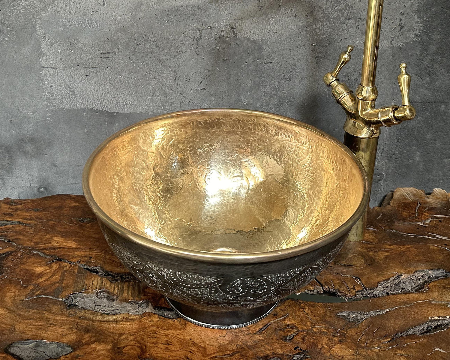 Vintage Brass Vessel Sink – Patina Bathroom Washbasin