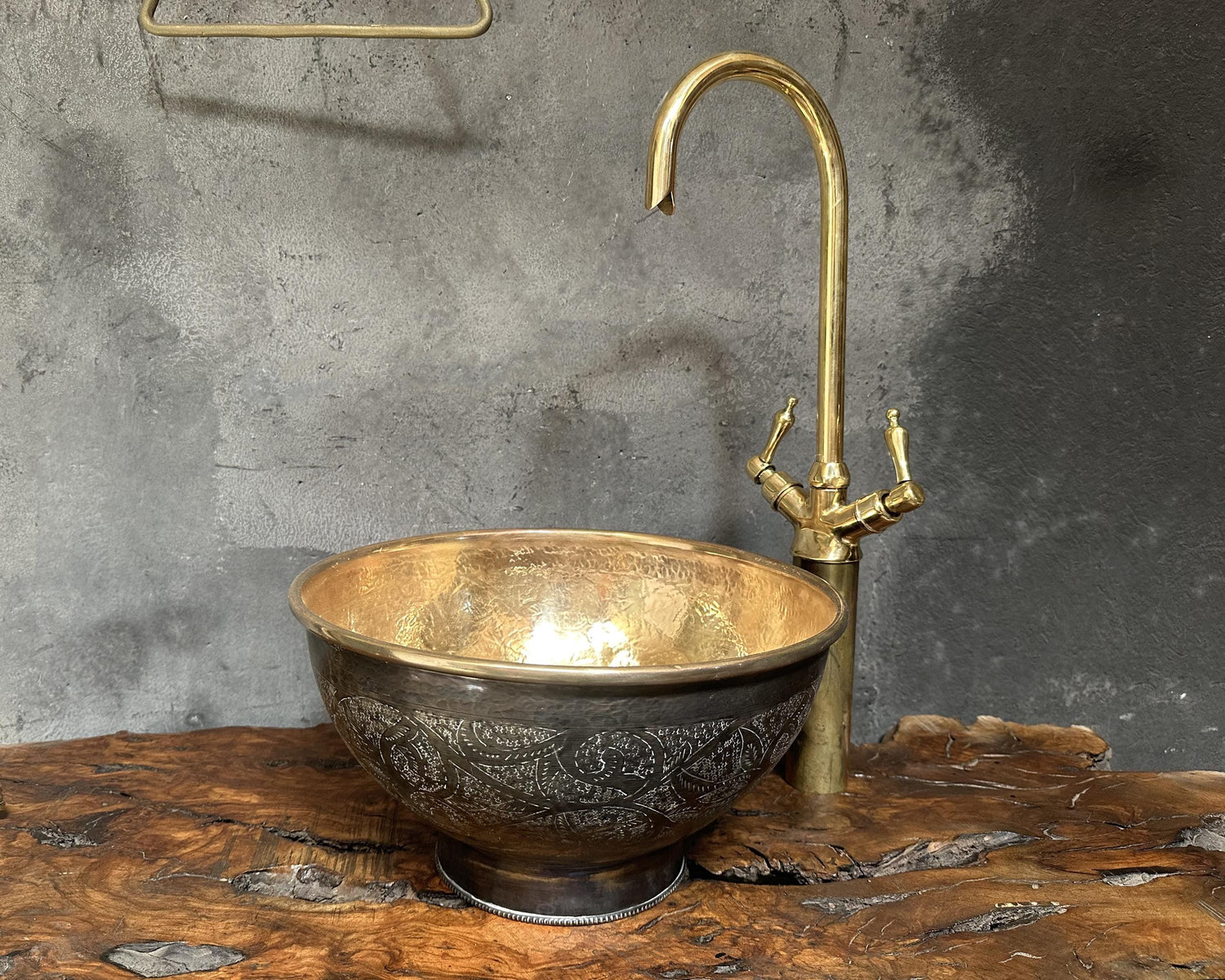 Vintage Brass Vessel Sink – Patina Bathroom Washbasin