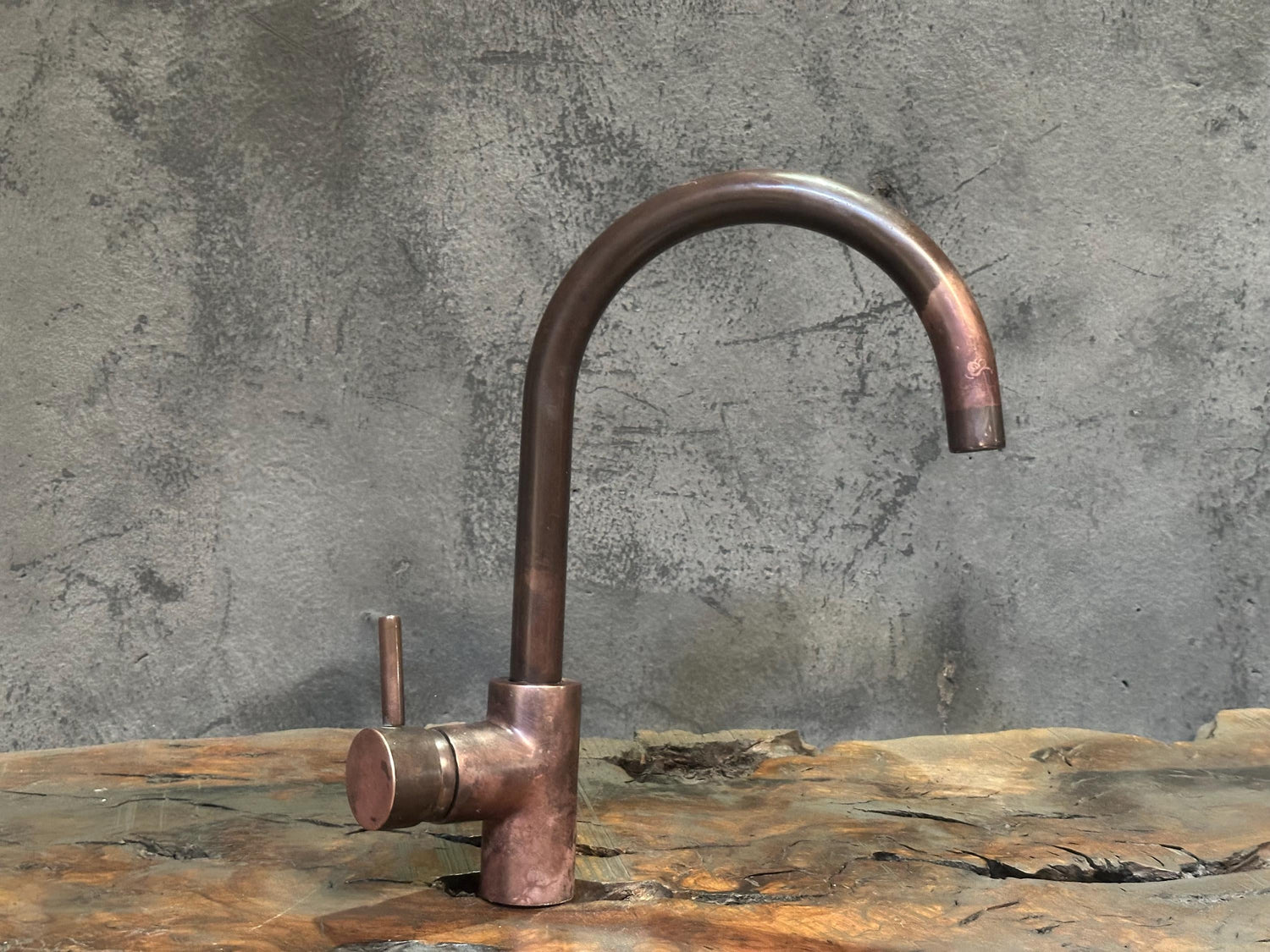 Rustic Copper Faucet – Farmhouse Vintage Bar Tap
