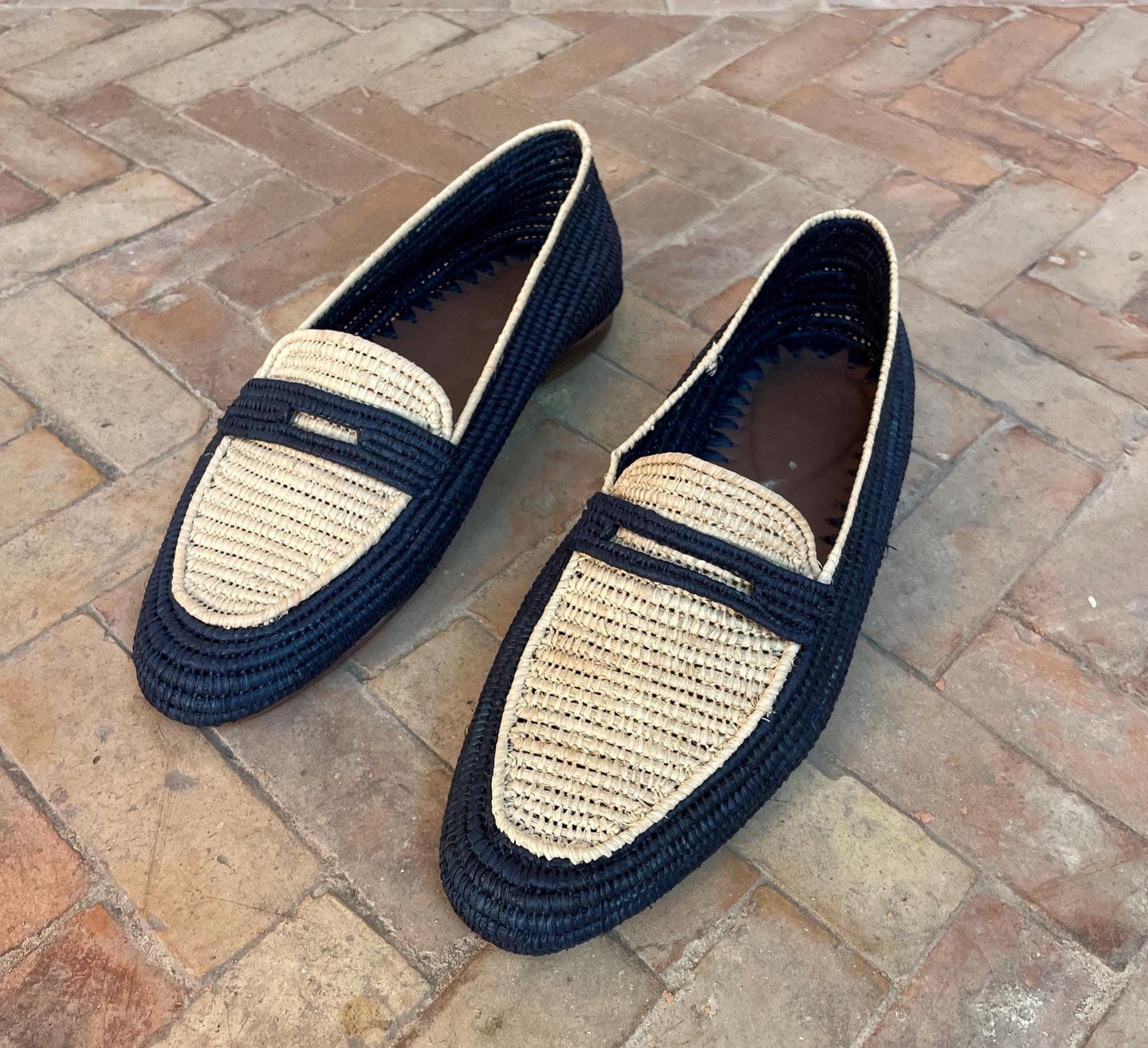 Two-Tone Raffia Loafers – Black & Natural Minimal Style