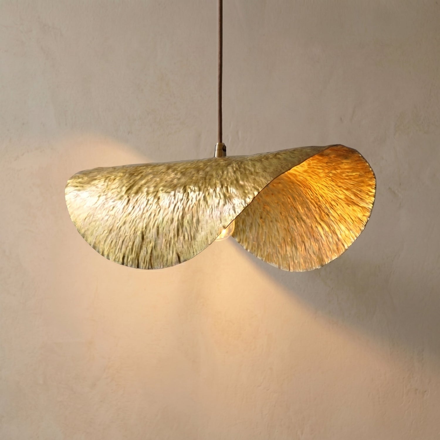 Modern Lotus Leaf Brass Pendant Lamp - Minimalist Suspension Light